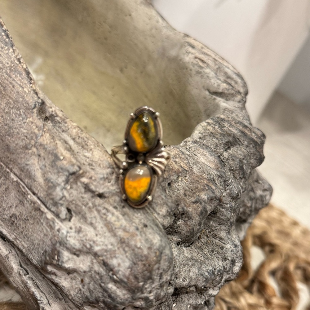 🐝𝙎𝙏𝙐𝙉𝙉𝙄𝙉𝙂 𝙎𝙏𝙀𝙍𝙇𝙄𝙉𝙂 𝙎𝙄𝙇𝙑𝙀𝙍 𝙍𝙄𝙉𝙂 𝙒𝙄𝙏𝙃 𝘽𝙐𝙈𝘽𝙇𝙀 𝘽𝙀𝙀 𝙅𝘼𝙎𝙋𝙀𝙍 𝙎𝙏𝙊𝙉𝙀𝙎 - Picture 4 of 10
